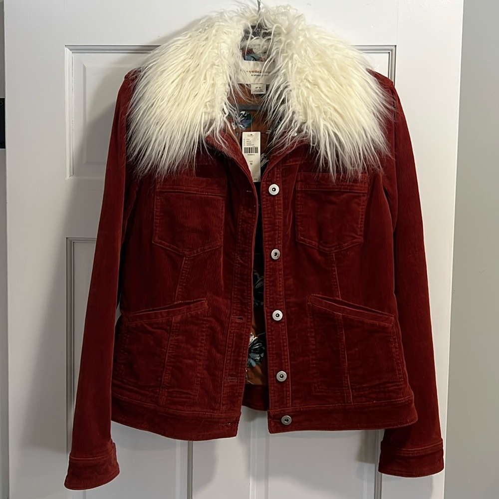 Courdoroy jacket with fur collar